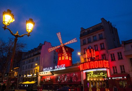 hoto du cabaret le Moulin Rouge à Paris
