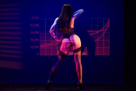 picture crisis what crisis to the crazy horse paris