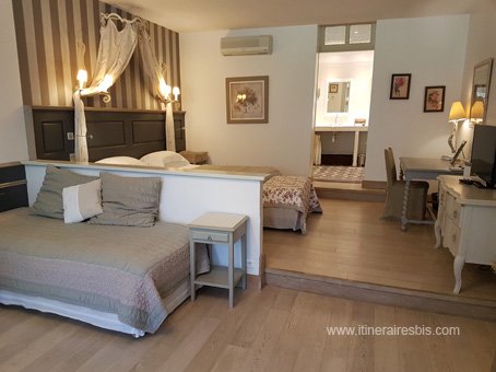 Hôtel les Glycines l'une des chambres