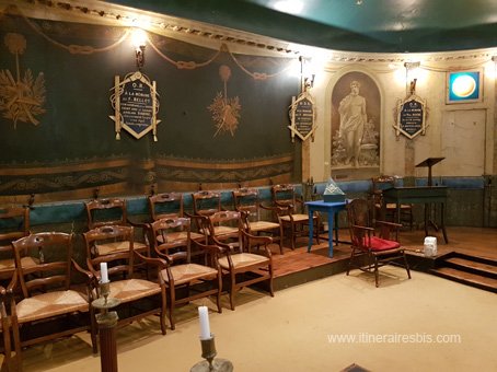 Visite de Rochefort la Loge Maçonnique médaillons