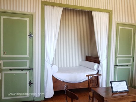 Visite sur l'ile d'Aix le lit et la chambre de Napoléon Bonaparte