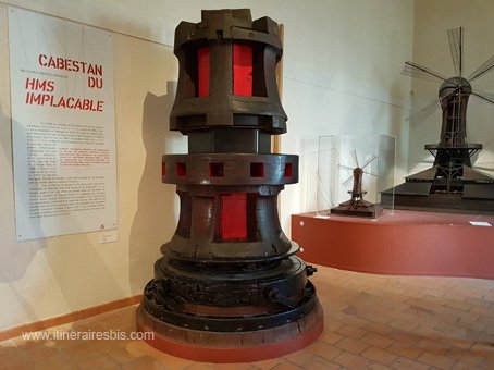 Visite du musée de la Marine le cabestan du vaisseau HMS Implacable