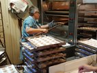 Enfournement des Macarons de Saint Emilion