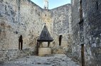 Le Château de Castelnaud la cour au puits