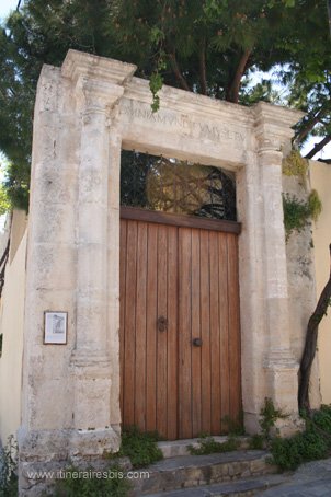 photo Visite de la ville d'Argyroupolis ancienne porte Romaine