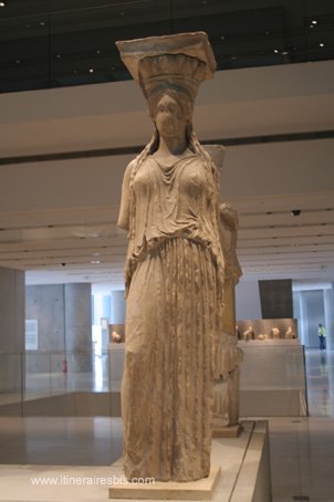 Visite de la ville d'Athènes Musée de l'Acropole d'Athènes une caryatide