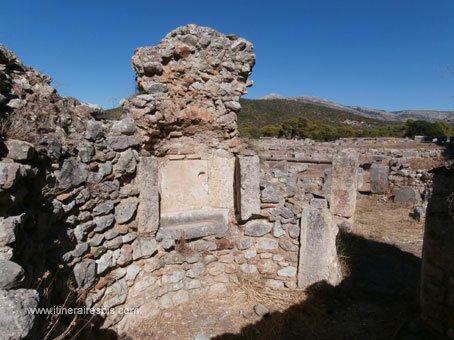 Visite du site archéologique d'Epidaure Villa Romaine