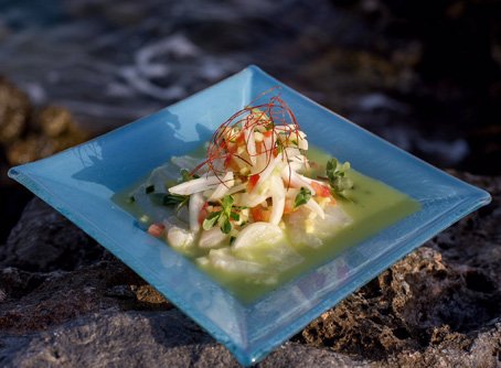 Elounda Beach Hôtel le restaurant Thalassa le Chef Konstantinos, vous prépare ses spécialités