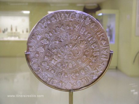 Visiter le site archéologique de Phaistos le disque de Phaistos
