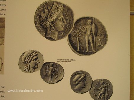 photo des pièces de monnaie d'Aptera près de xania crète