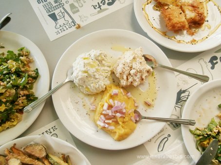 Le Restaurant Rigani à Loutraki trio de favas