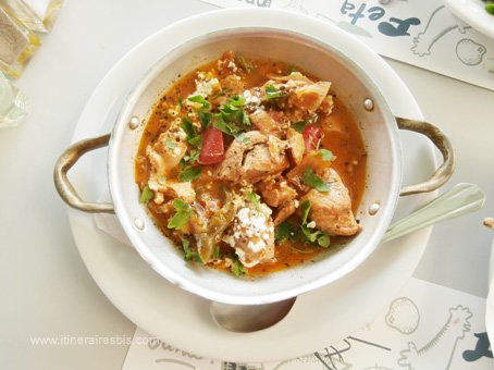 Le Restaurant Rigani à Loutraki poulet saganaki