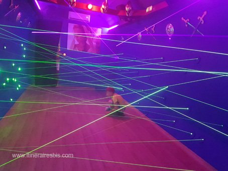 Rayons laser du Labyrinthe Parc