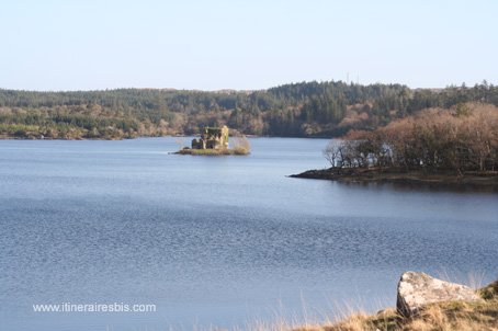 Photo de la Sky Road petit îlet avec son petit château