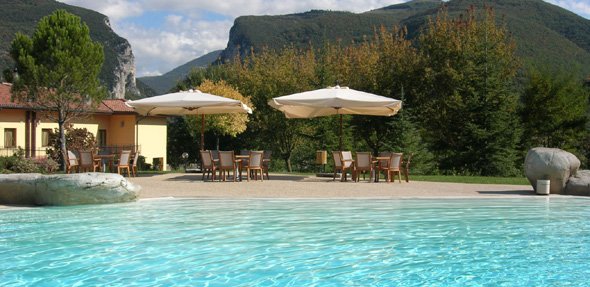  Hôtel et Spa Le Grotte à Genga la piscine d'eau de mer