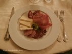 Hôtel Villa Quiete à Montecassinole assiette de charcuterie