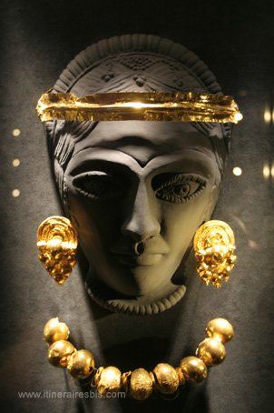 Visite de la ville de Ferrare Le musée archéologique bijoux retrouvés dans les tombes de Spina