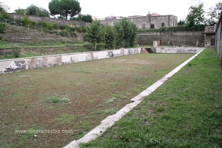 Visite de la villa romaine Oplontis la piscine