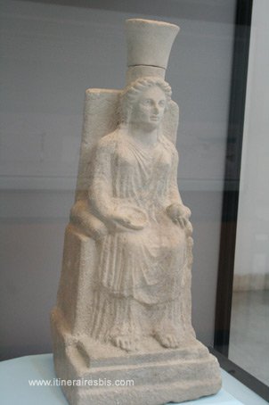 photo musée Paestum la déesse Hera