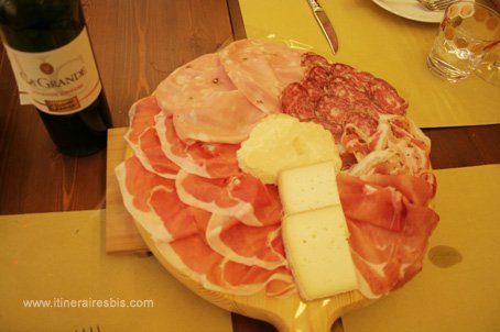 Ristorante Cusina e Butega à Ferrare le plateau de charcuteries